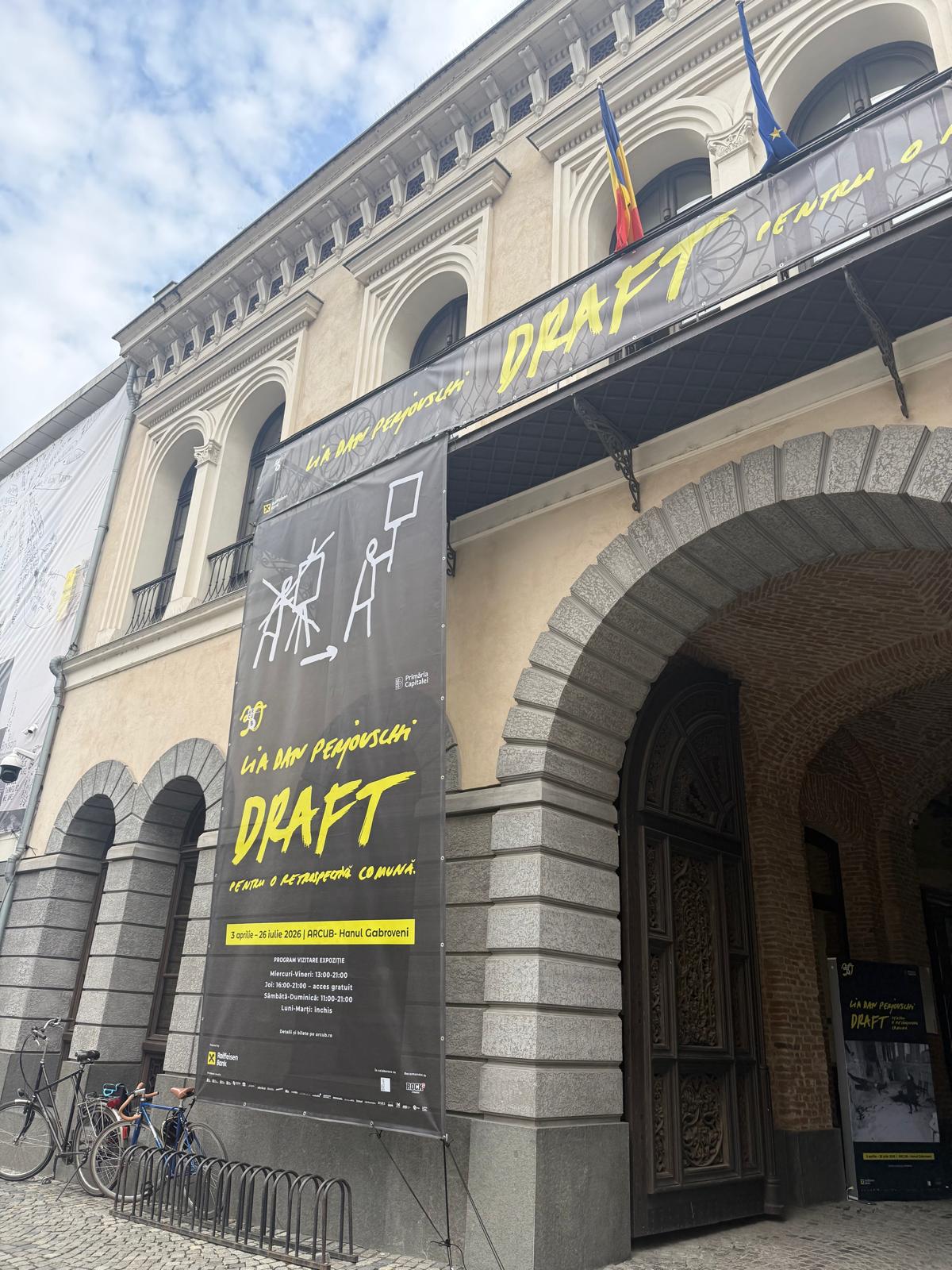 Lia și Dan Perjovschi – o lecție comună despre curaj și realitate (expoziție ARCUB)